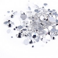 Стразы Swarovski  разных размеров 50шт